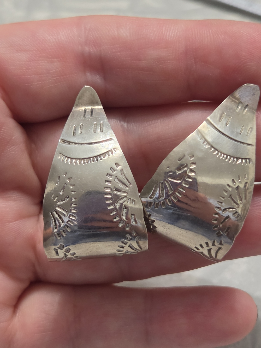 Mexican 925 Silver Signed Engraved Hoop Earrings in Silver